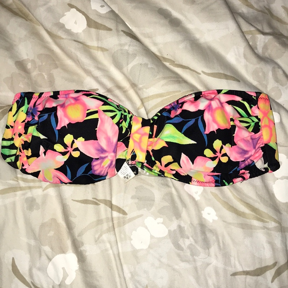 BRAND NEW swim top